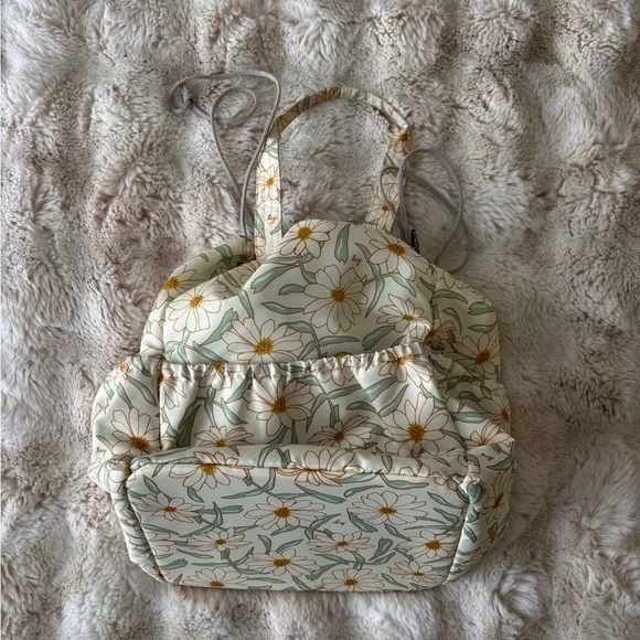 Lug Ditty XL Tote Bag- Sage Daisies - NWT - Picture 2 of 3